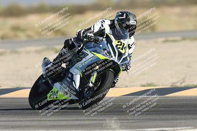 media/Oct-04-2025-CVMA (Sat) [[408bcdd6e4]]/Race 13-Amateur Supersport Open/